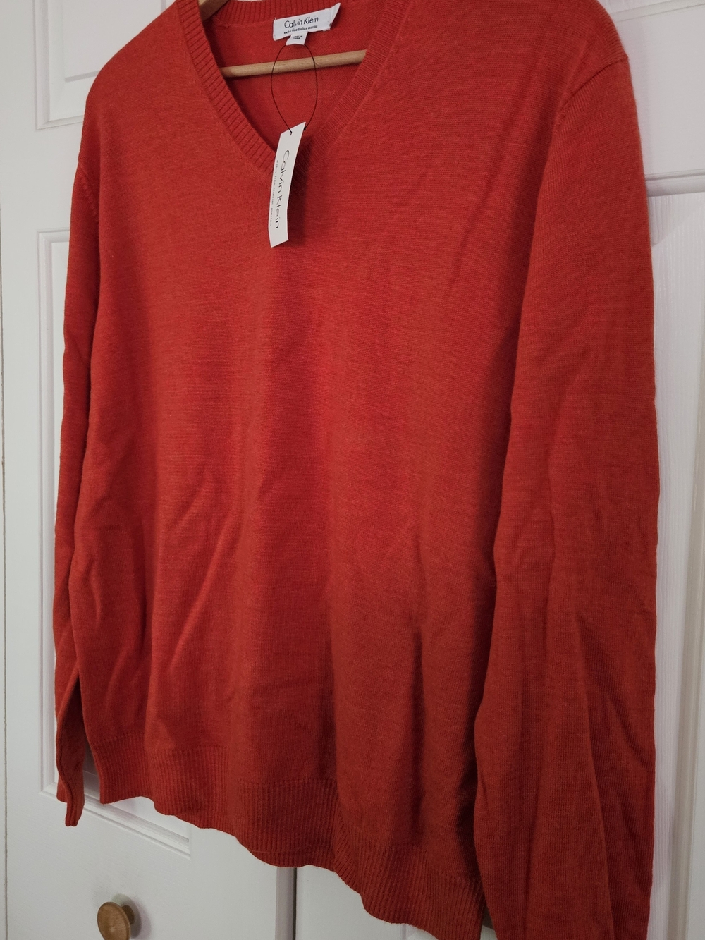 NWT Calvin Klein Men's Orange V-Neck Sweater - Picture 3 of 10